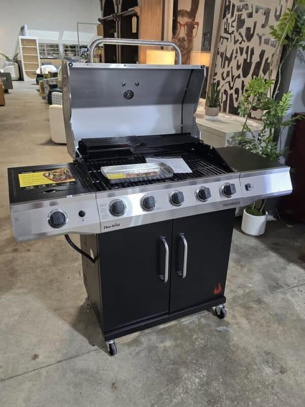 Charbroil Perfromance 5-Burner Propane Gas Grill