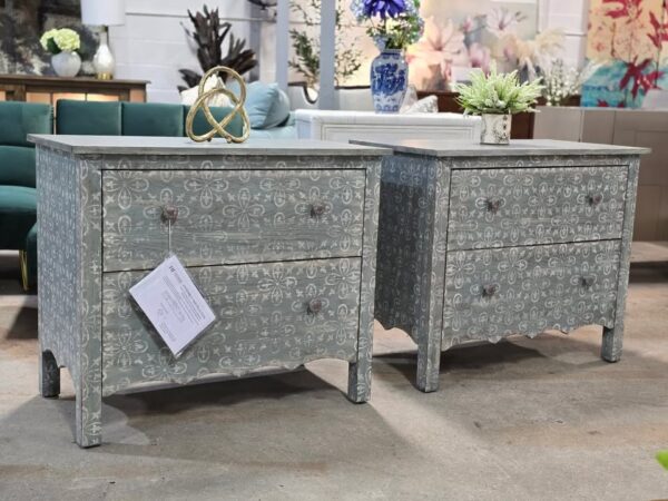 Set of 2 Hooker Furniture Nightstands