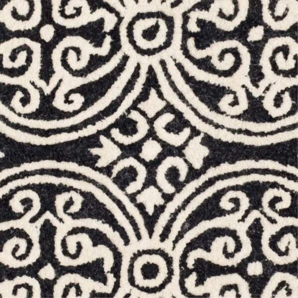 Safavieh 10' Round Wool Rug - Image 3
