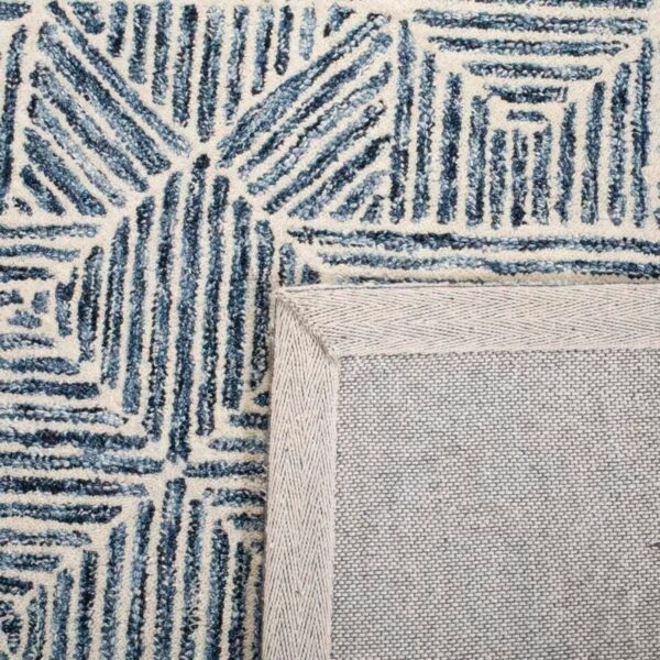 10' x 14' Safavieh Geometric Wool Rug - Image 4