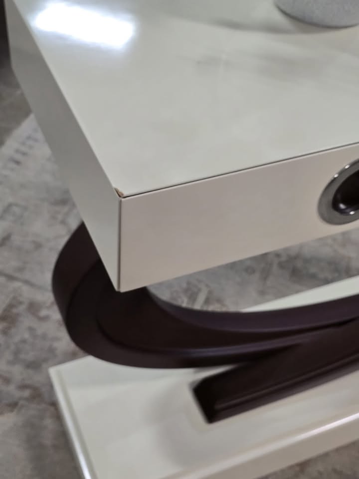 White Pearl Console Table & Mirror - Image 5