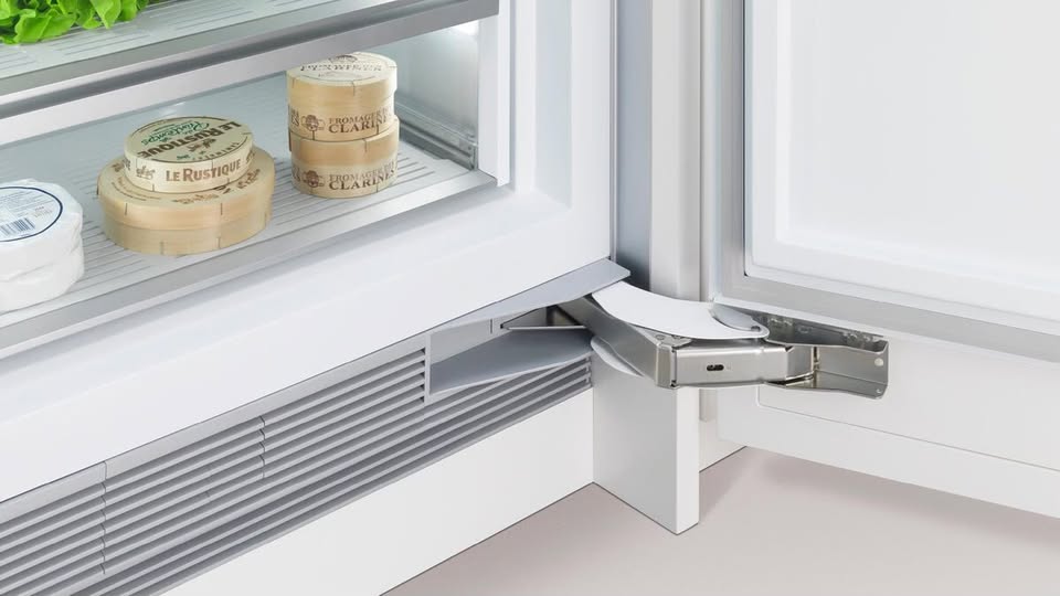 Fisher & Paykel 30" Panel Ready Column Refrigerator - Image 3