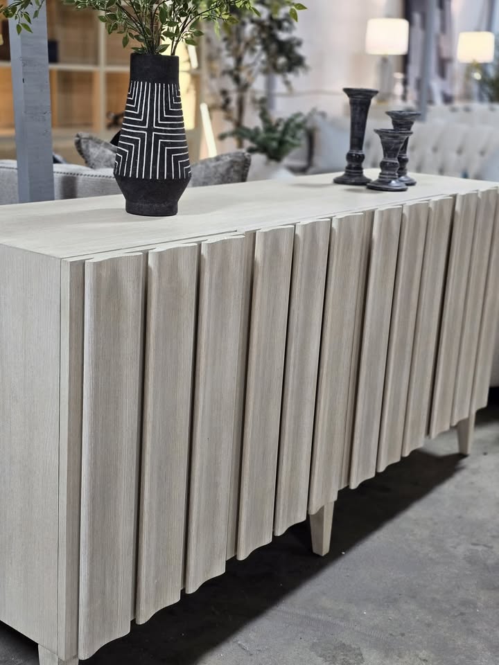 Bernhardt East Hampton Sideboard - Image 5