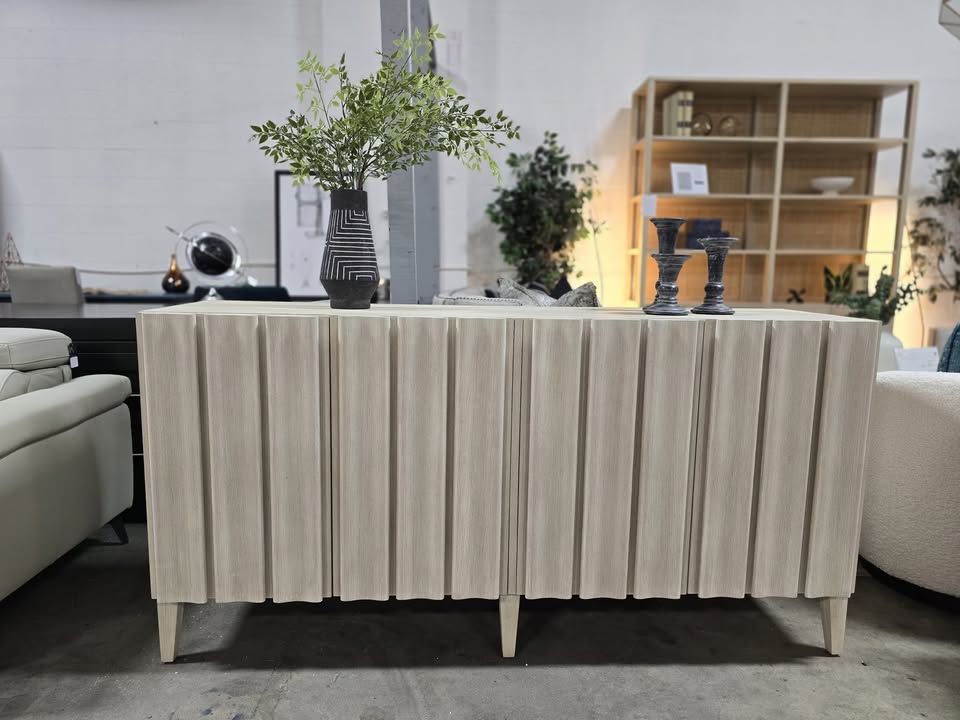 Bernhardt East Hampton Sideboard - Image 4
