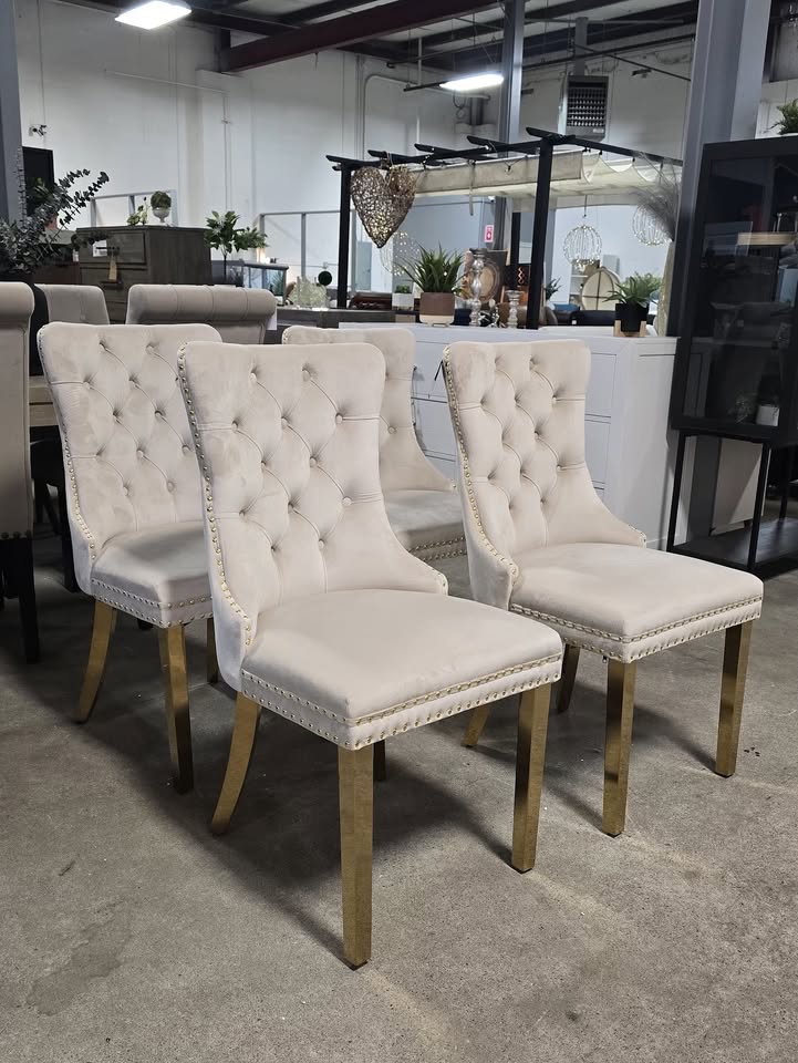 Set of 4 Tufted Velvet Dining Chairs - Image 5