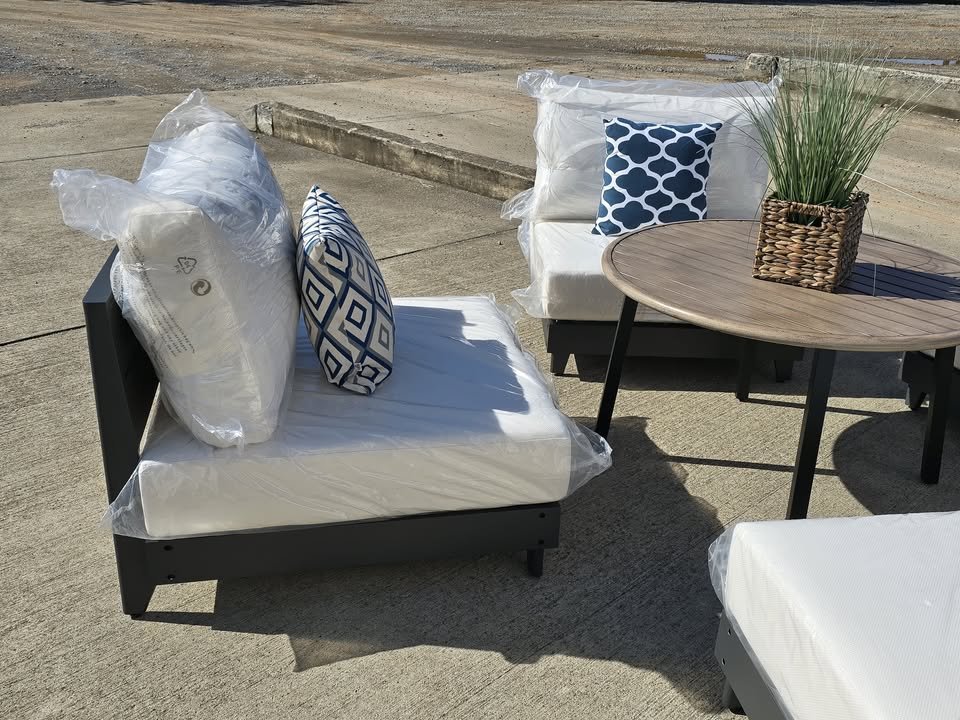 New! Set of 2 Armless Outdoor Club Chairs - Image 4