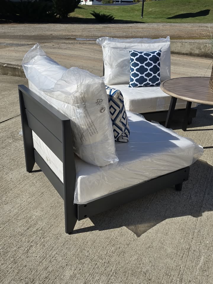New! Set of 2 Armless Outdoor Club Chairs - Image 3