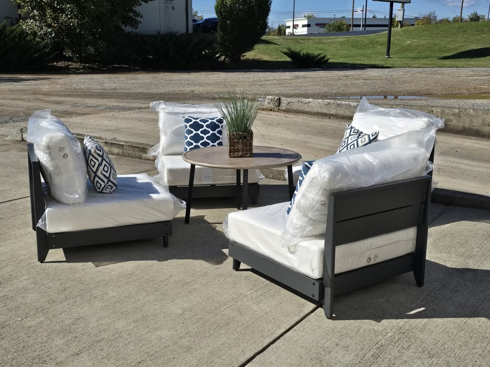 New! Set of 2 Armless Outdoor Club Chairs - Image 2