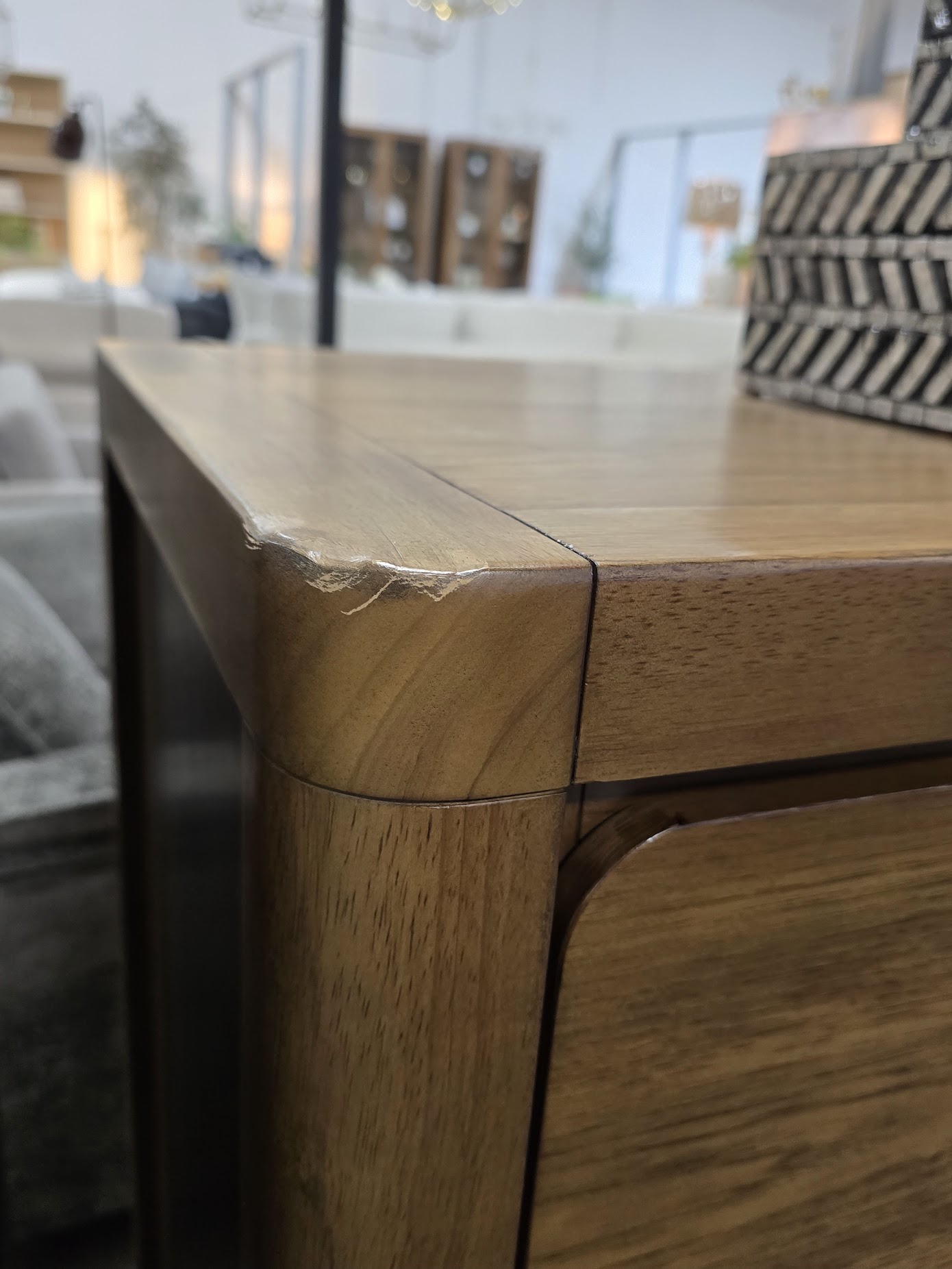 Geovoni 6-Drawer Dresser - Image 6