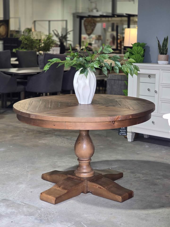 5pc Round Solid Wood Dining Set *BRAND NEW* - Image 4