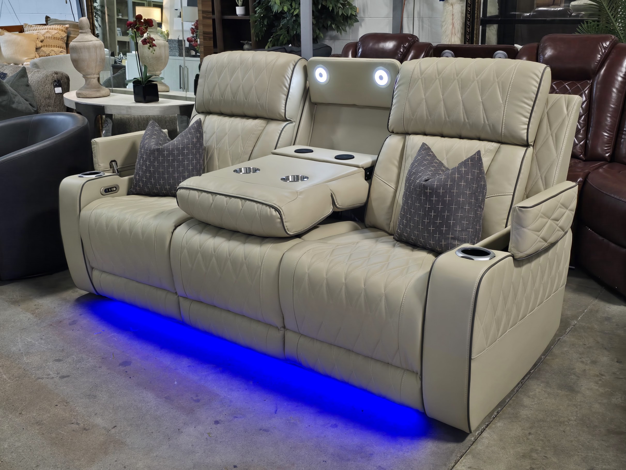 82" Beige Power Reclining Sofa *BRAND NEW* - Image 3