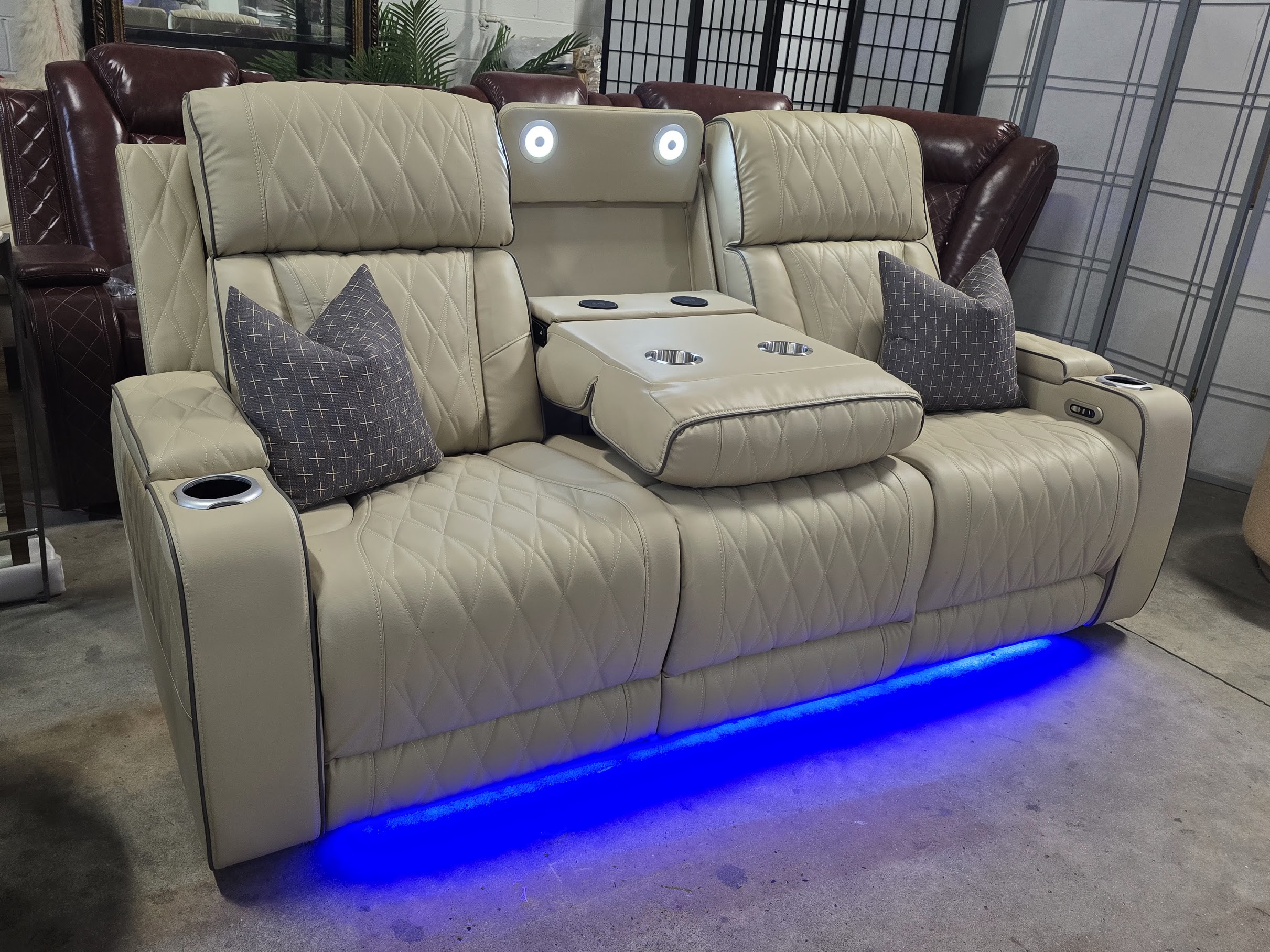 82" Beige Power Reclining Sofa *BRAND NEW* - Image 4