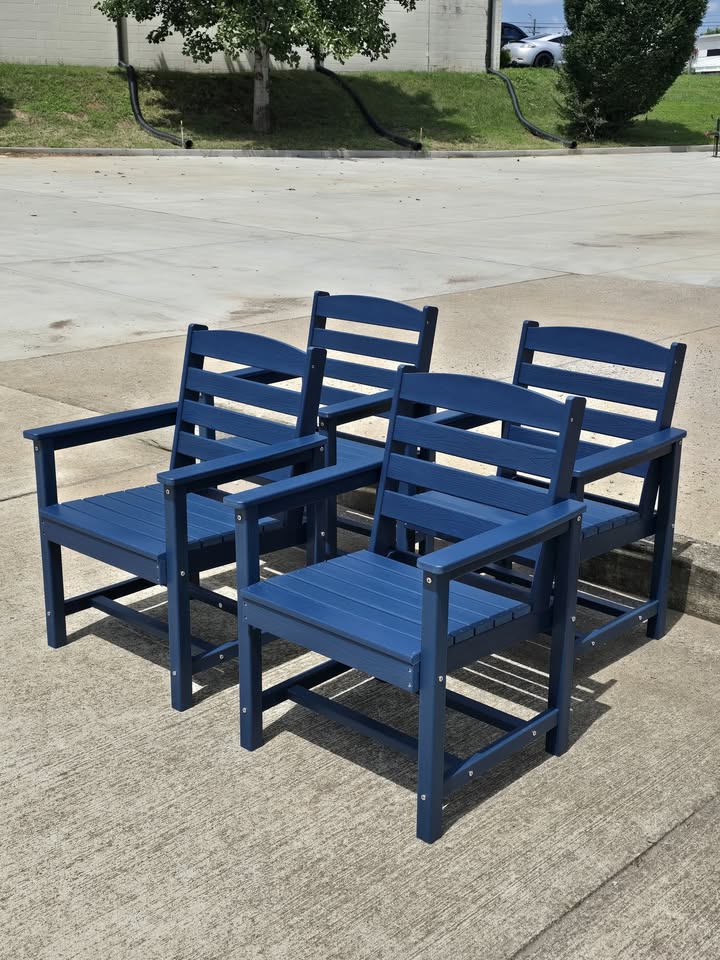 Set of 4 Poly Outdoor Dining Chairs